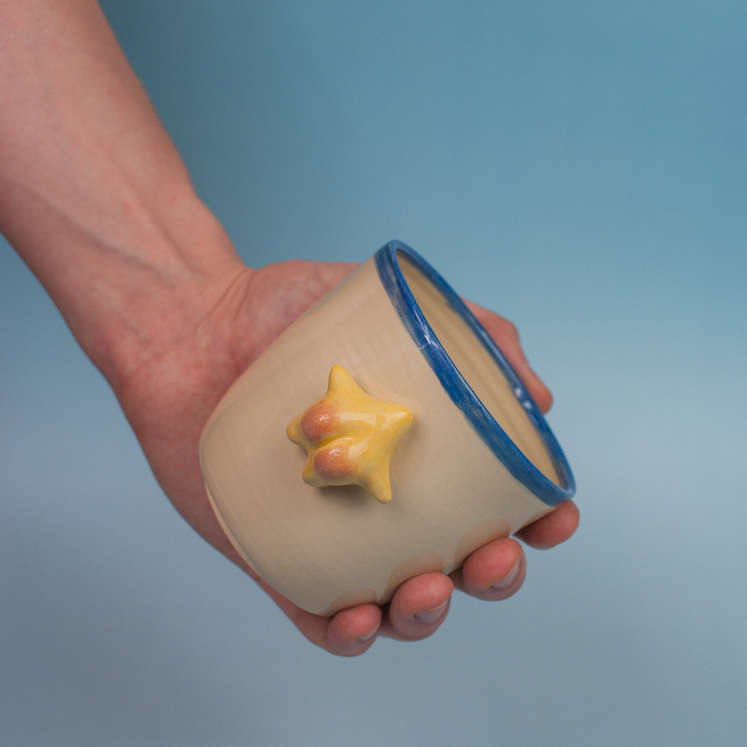 kubek ceramiczny z gwiazdką 3D