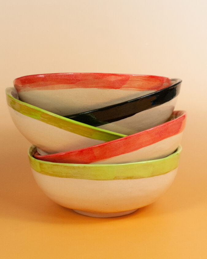 kompozycja z ceramicznych misek