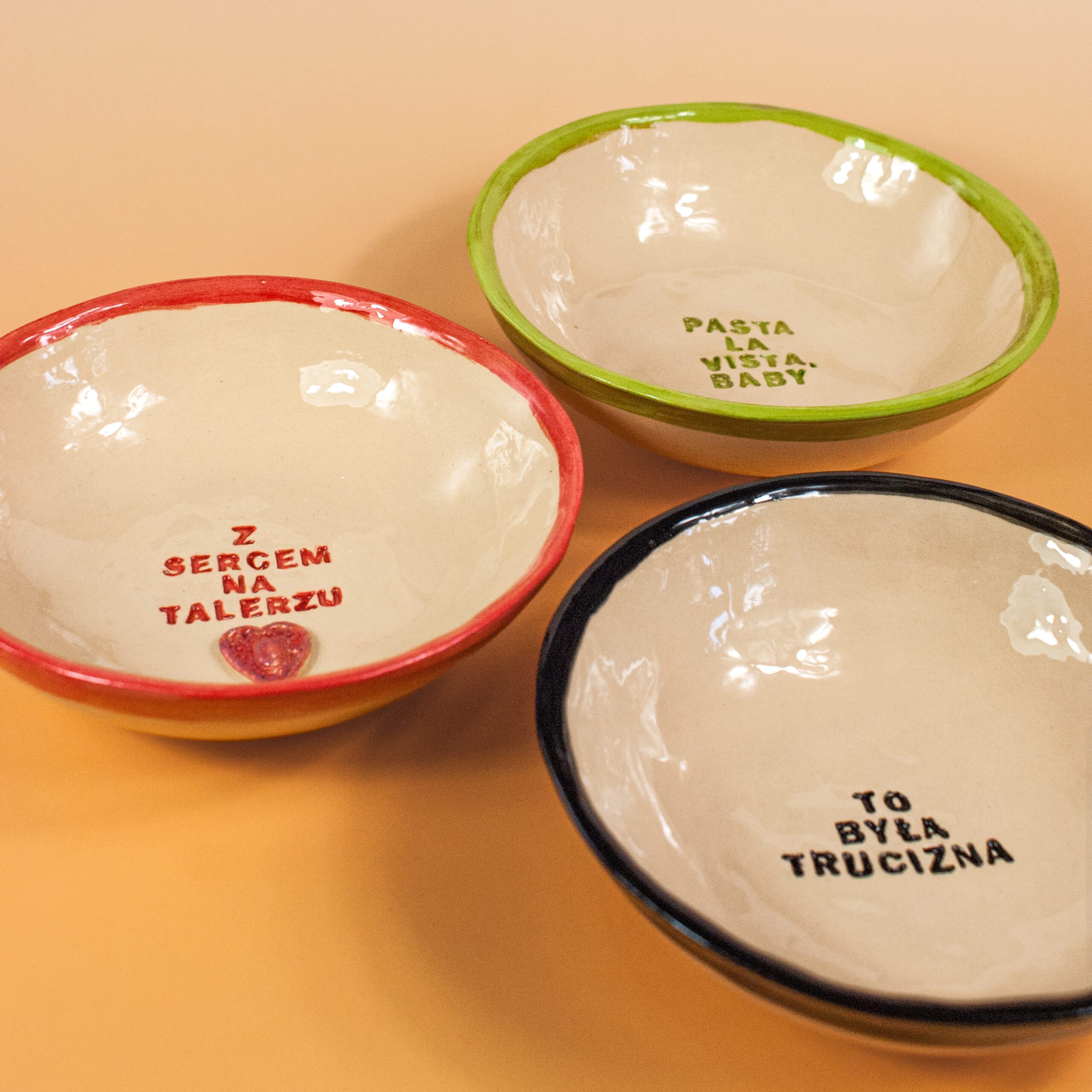 kompozycja ceramicznych misek