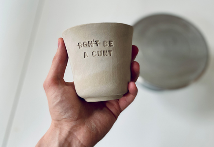 kubek ceramiczny przed wypałem
