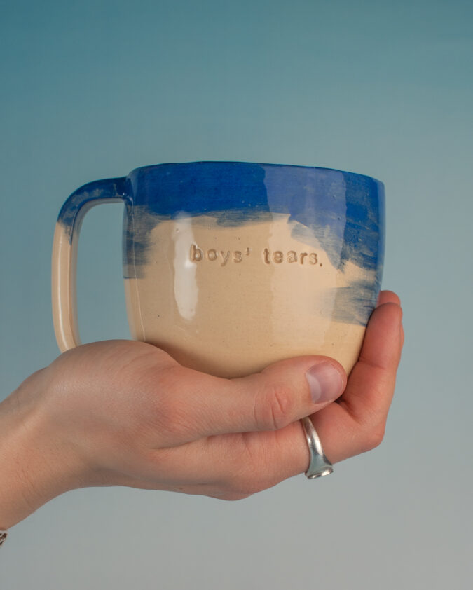 kubek ceramiczny z napisem "boys' tears"