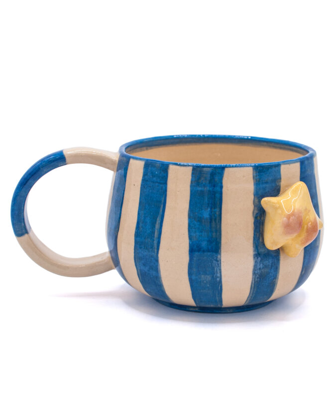 ceramiczny kubek z uchem