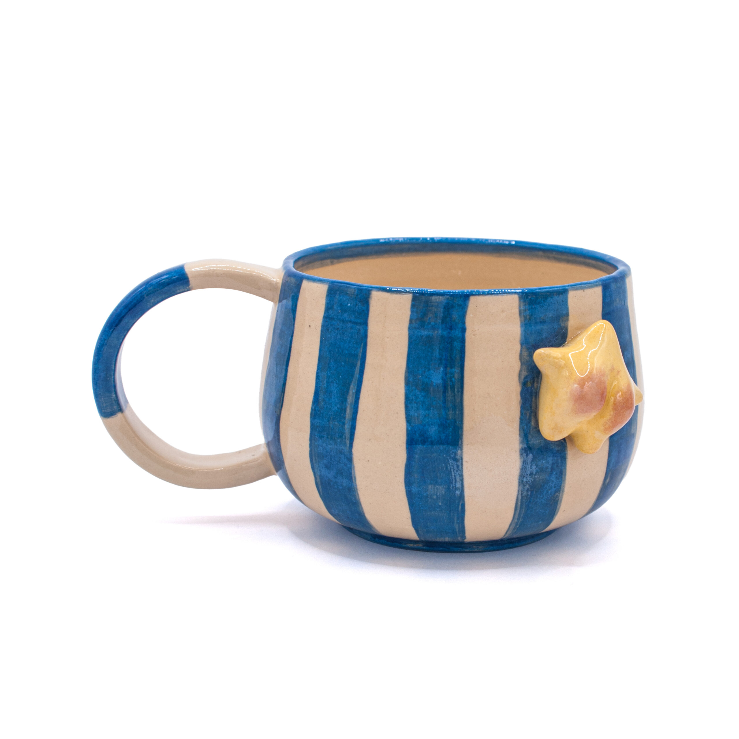 ceramiczny kubek z uchem